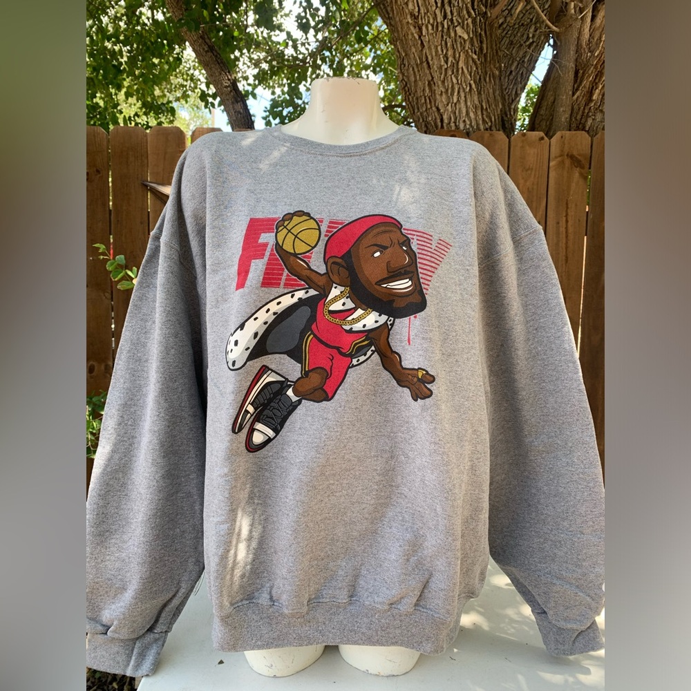 Y2K Vintage Lebron James sweatshirt size XXL.